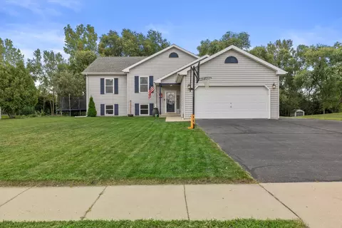 741 Small Farm, Mukwonago, WI 53149