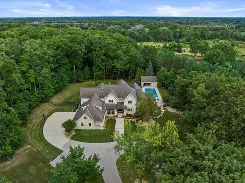 390 Horns Cors, Cedarburg, WI 53012