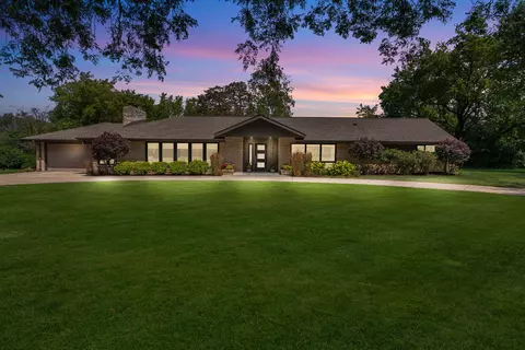 7816 N Regent, Fox Point, WI 53217
