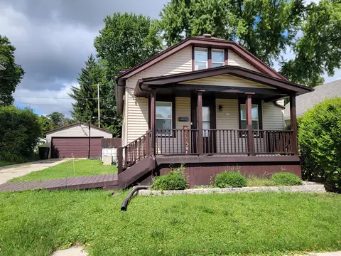 2133 S 89th, West Allis, WI 53227