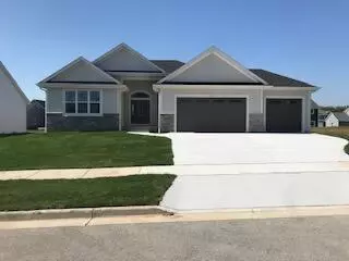 518 Woodside, West Bend, WI 53095