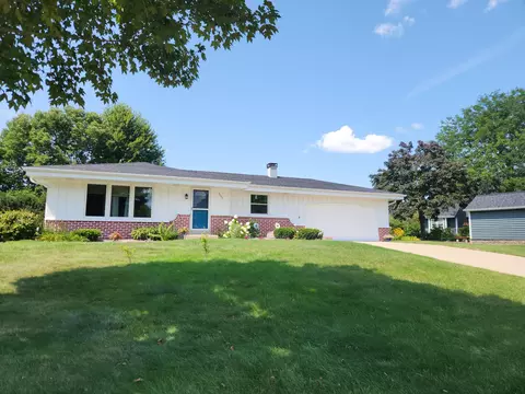 7425 S Riverview, Franklin, WI 53132