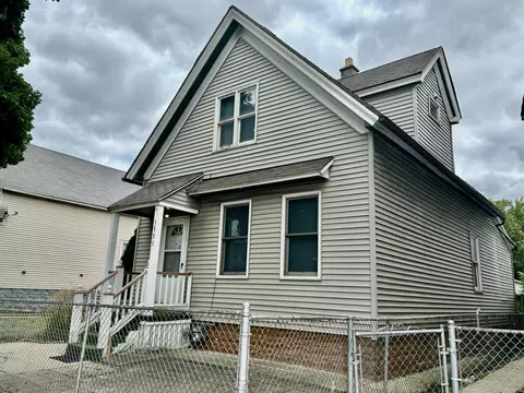 1531 W Mineral, Milwaukee, WI 53204
