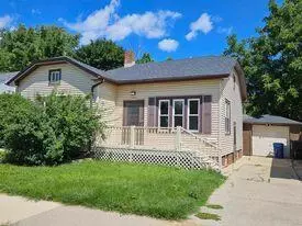 2027 Marquette, Racine, WI 53402