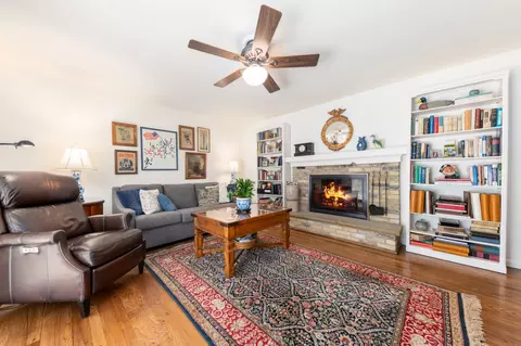 9263 N Waverly, Bayside, WI 53217