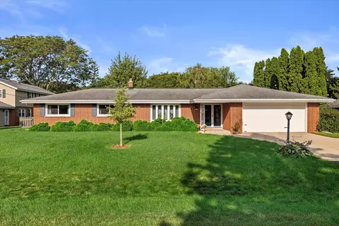 6911 N Neil, Glendale, WI 53209