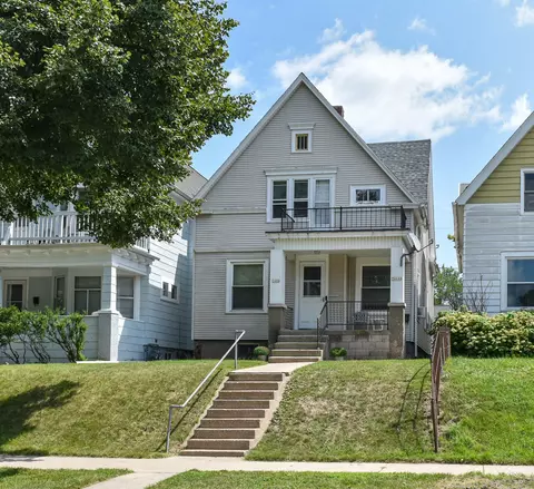 3444 N Newhall, Milwaukee, WI 53211