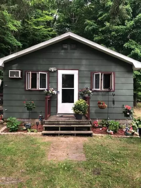 N9765 Central, Middle Inlet, WI 54177