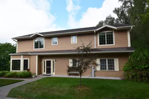 3249 Sylvester, Hartland, WI 53029