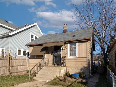 5004 N 39th, Milwaukee, WI 53209
