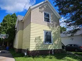 1623 N Main, Racine, WI 53402