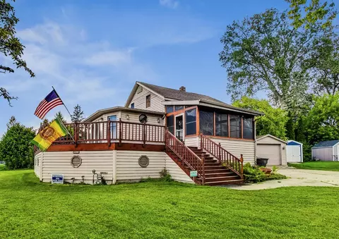w4068 Lakeshore Drive, Geneva, WI 53147