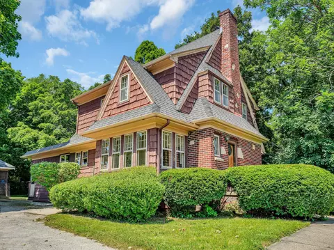 1340 N Green Bay, Mount Pleasant, WI 53406