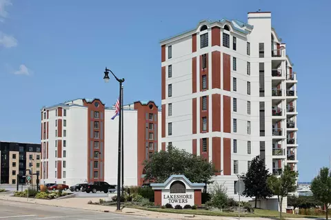 333 Lake #302, Racine, WI 53403