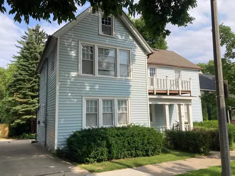 1386 N 72nd, Wauwatosa, WI 53213