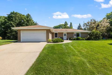 w221n2772 Hickorywood, Waukesha, WI 53186