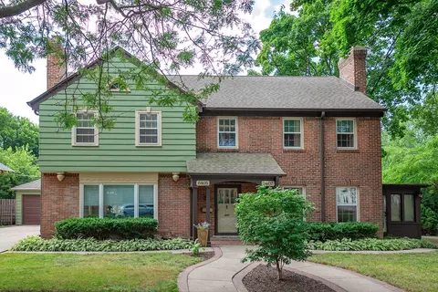 6405 W Lloyd #6407, Wauwatosa, WI 53213