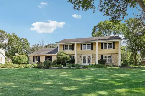 21405 Hollycrest, Brookfield, WI 53045