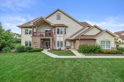 4895 S Lynn #101, New Berlin, WI 53151