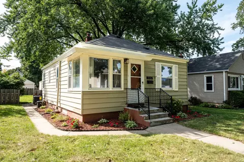 3167 S Brust, Milwaukee, WI 53207