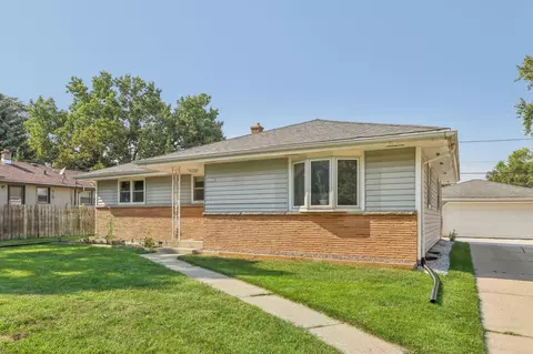 5422 W Greenwood, Milwaukee, WI 53223