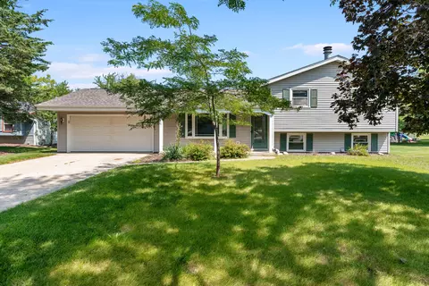 1721 Oriole, West Bend, WI 53090