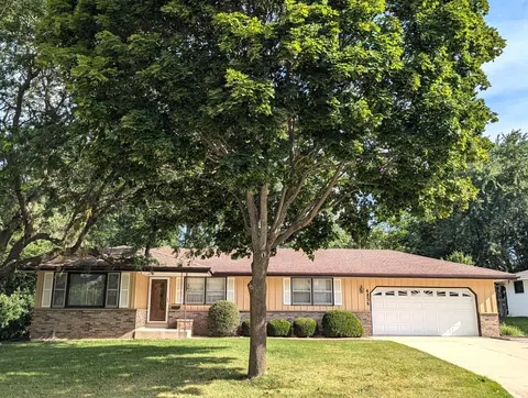 4836 Sycamore, Greendale, WI 53129