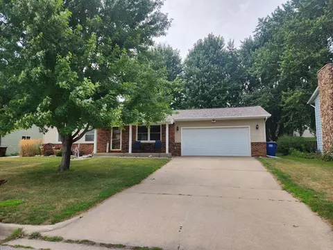 1009 Parkridge, Onalaska, WI 54650
