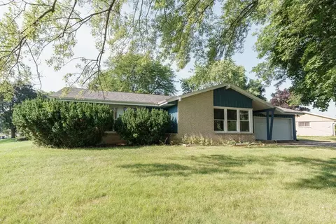 9707 W Rochelle, Milwaukee, WI 53224