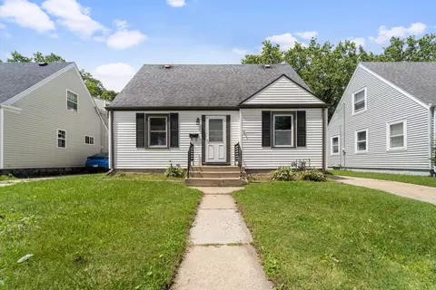 2404 Hayes, Racine, WI 53405