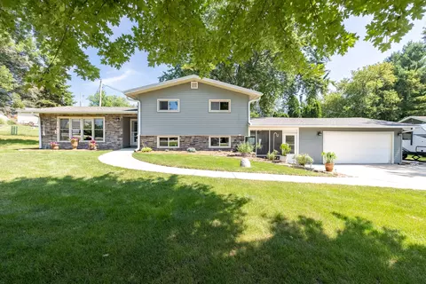 w262s3300 Ridge, Waukesha, WI 53189