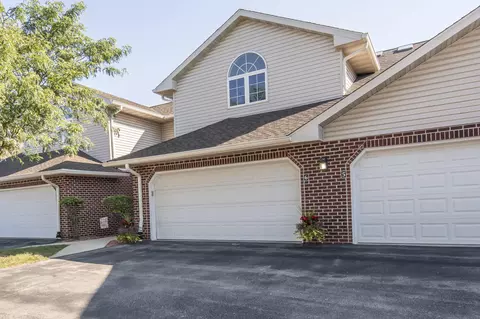 7901 S Scepter #6, Franklin, WI 53132