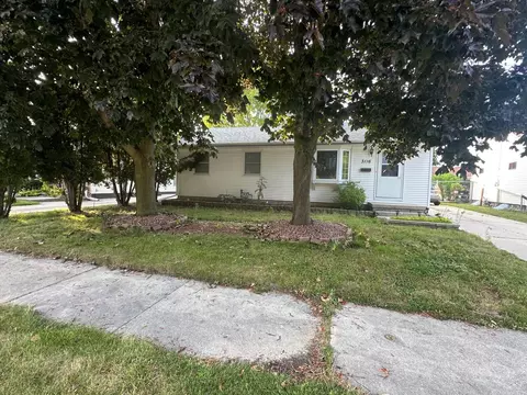 3116 Kete, Manitowoc, WI 54220