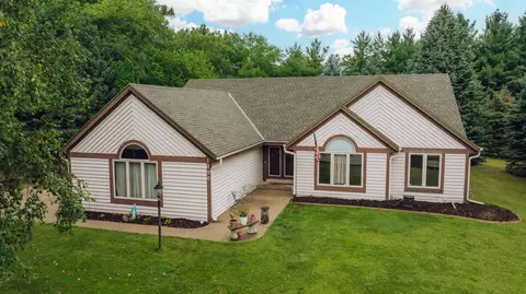 1250 Shelly, Hartland, WI 53029