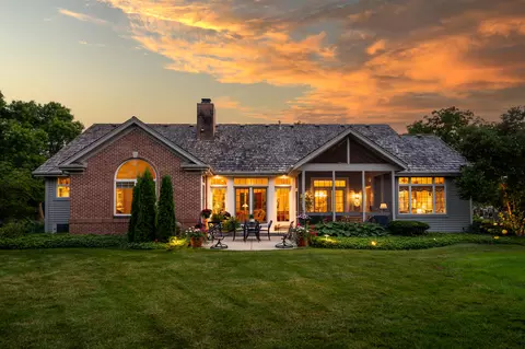 14330 Chestnut Grv #A, Brookfield, WI 53005