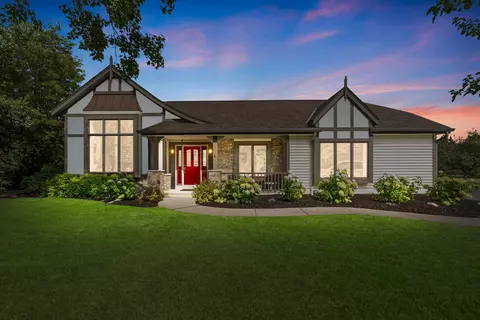 272 Huntington, Cedarburg, WI 53012