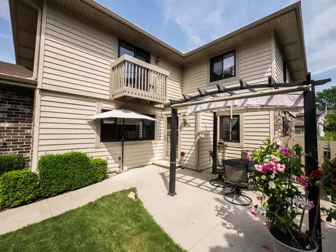 16364 W Coachlight, New Berlin, WI 53151