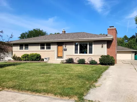w172n9322 Shady, Menomonee Falls, WI 53051