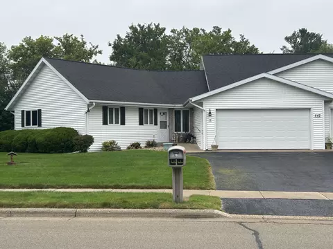 642 Westbury #18, Delavan, WI 53115