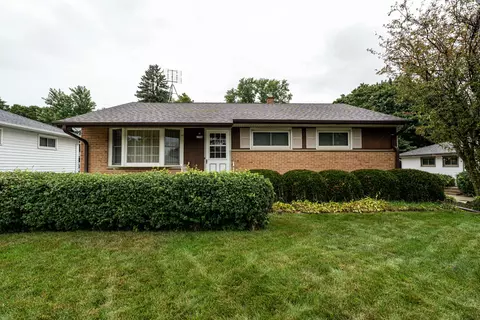 1784 Spruce, South Milwaukee, WI 53172
