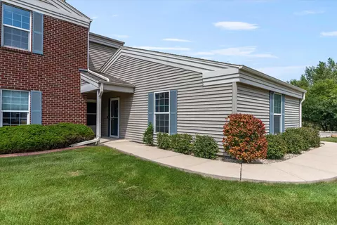 n16w26555 Wild Oats #F, Pewaukee, WI 53072