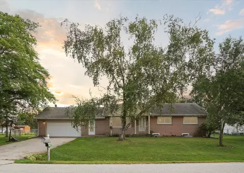 1335 W Daniel, Oak Creek, WI 53154