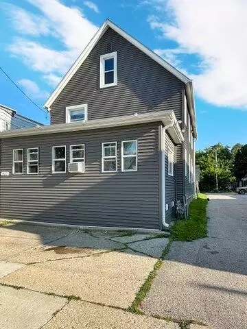 927 Washington, Kenosha, WI 53140