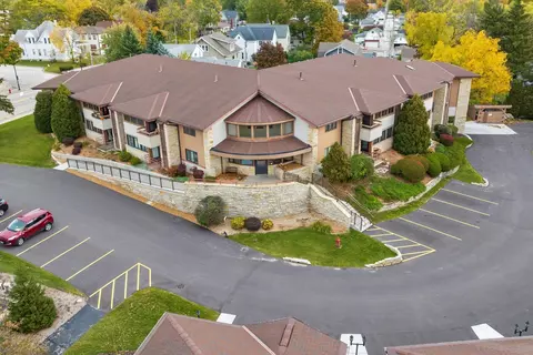 n89w16301 Main #C5, Menomonee Falls, WI 53051
