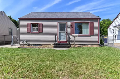 2469 S 69th, West Allis, WI 53219
