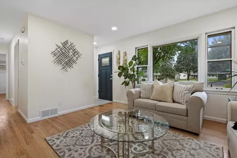 3634 W Parnell, Milwaukee, WI 53221