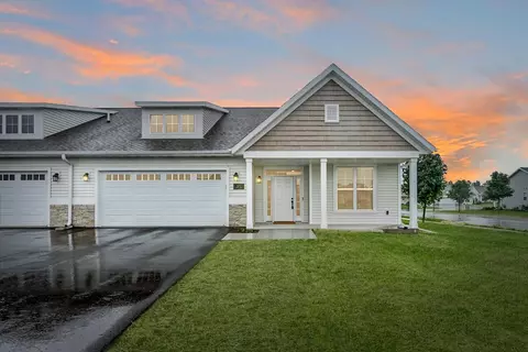 377 Vintage, Sheboygan Falls, WI 53085