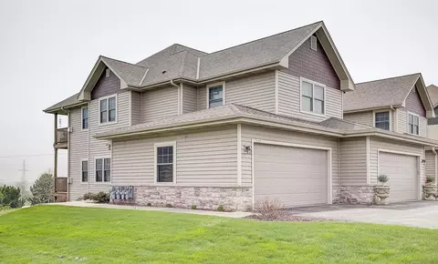 1660 New Port Vis, Grafton, WI 53024