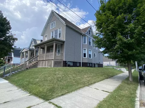 2302 W Vine #2302-A, Milwaukee, WI 53205