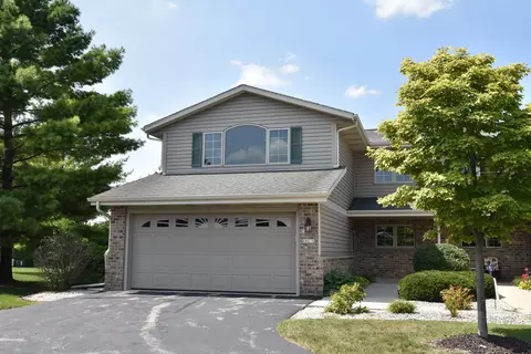 686 Stoney Crk #1, West Bend, WI 53095